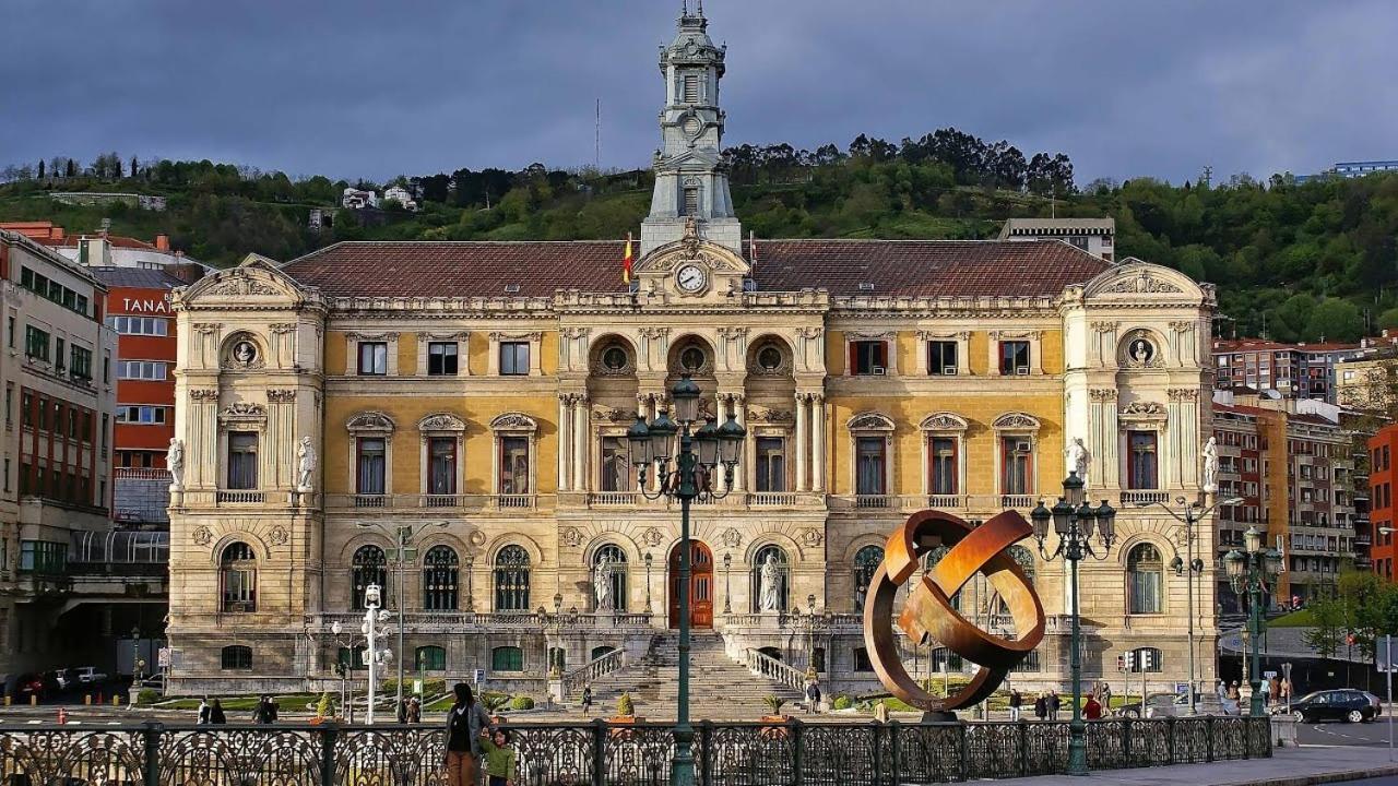 Lux Cityhall + Parking ビルバオ エクステリア 写真